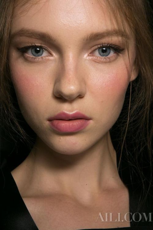 懂得&ldquo;素颜妆（装）&rdquo;  才能避免被喂狗粮