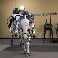 技术成熟了 Atlas两足直立行走机器人很强大