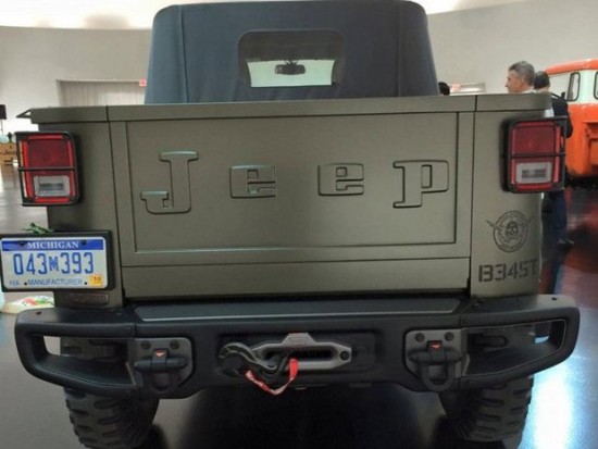 复古风格 Jeep敞篷皮卡概念车实车曝光