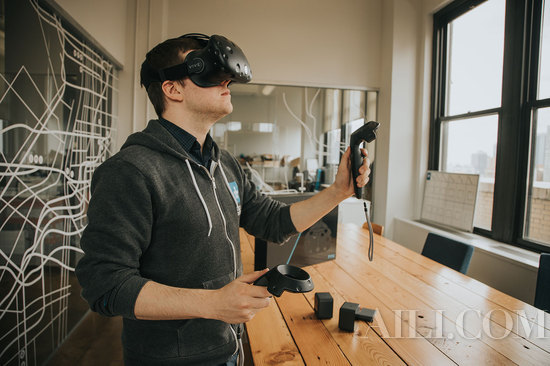 最in数码-极品玩物：HTC Vive