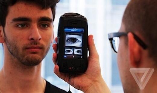 iPhone 8将配备虹膜扫描功能 比指纹更安全