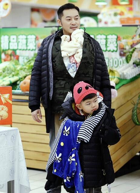 董力崔雅涵实力上演“董妈妈和她的阿拉球”