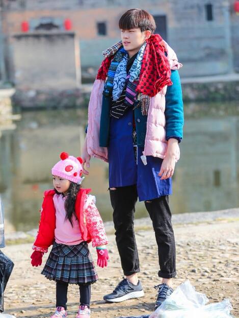 董力崔雅涵实力上演“董妈妈和她的阿拉球”