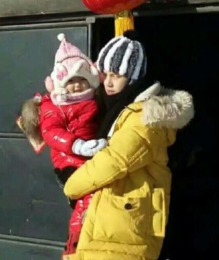 董力崔雅涵实力上演“董妈妈和她的阿拉球”