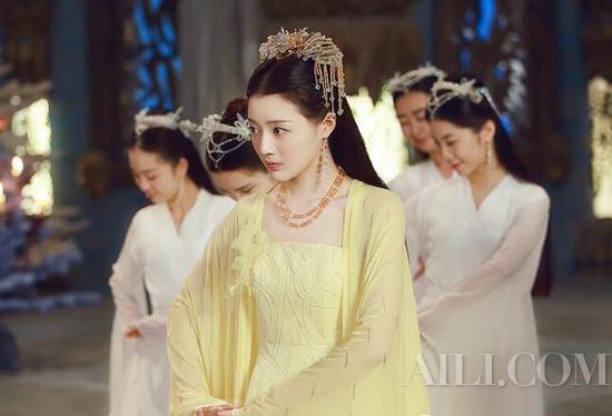 玄女+素锦+缪清+王鸥，团结起来都不是杨幂对手