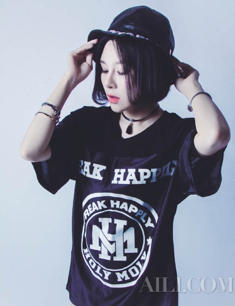 毛泽少做客《爱丽时尚模范生》 带伤上阵超敬业