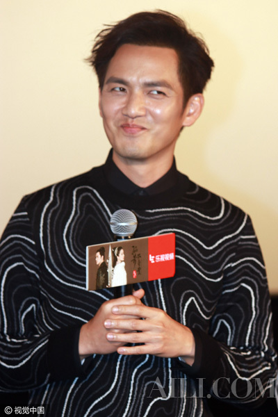 血槽已空！42岁钟汉良卖萌撒娇诠释逆生长