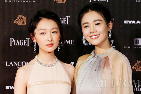 抛开影后光环，周冬雨马思纯又变成穿着牛仔裤的姑娘