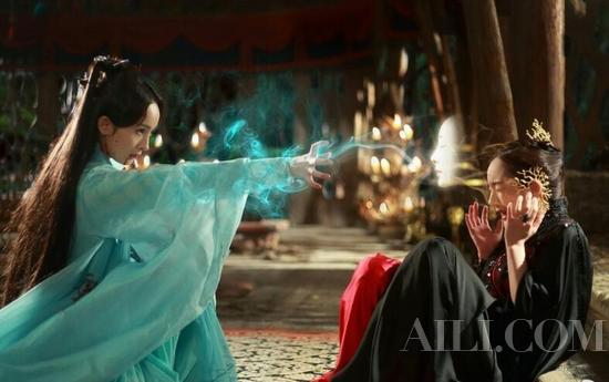 杨幂原味戏服卖8千你嫌贵，林志玲还卖2万呢