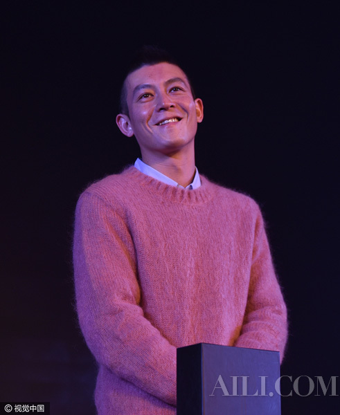 毛衣+宽松裤颜值不再 这样的陈冠希你还爱吗？