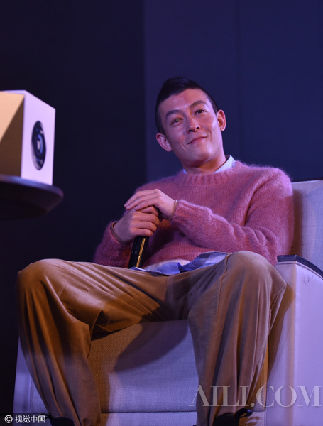 毛衣+宽松裤颜值不再 这样的陈冠希你还爱吗？