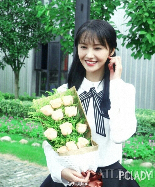 《微微一笑》杨洋郑爽雨中湿身吻 高颜值媲美护肤品广告