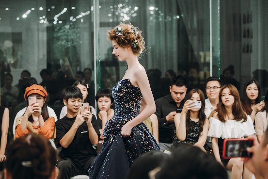 THE ONE BRIDE 2019aw新品发布秀，编织“仲夏夜之梦”