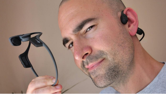 全球顶级男性时尚杂志：Aeropex骨传导耳机改变了运动的打开方式