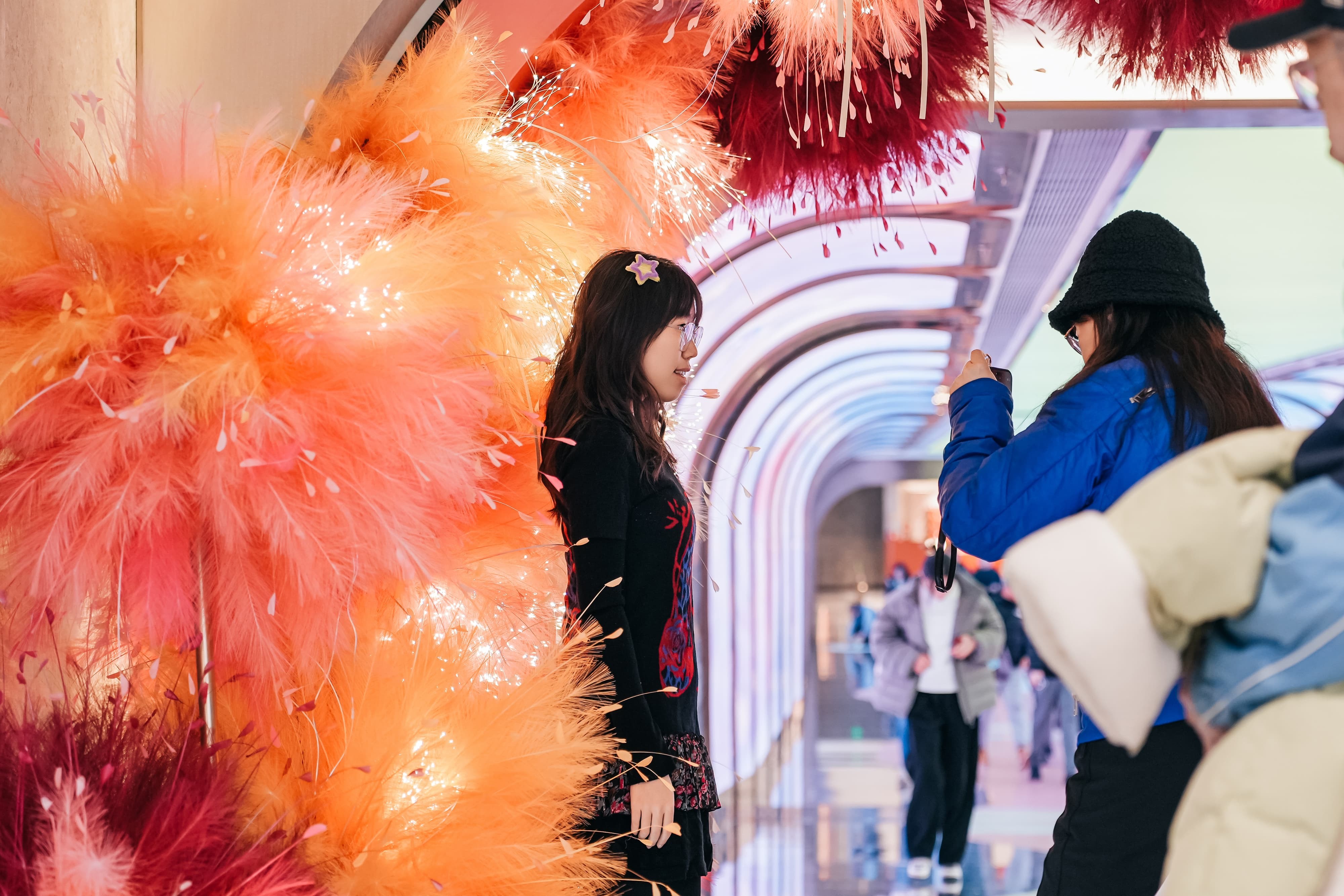 配图3 悬空艺术装置.jpg